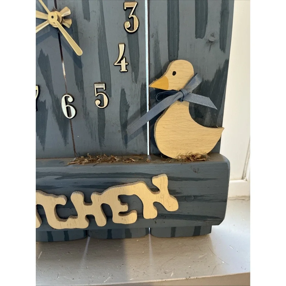 Vintage Wood Wall‎ Clock Duck Design Quartz Analog Battery Works
